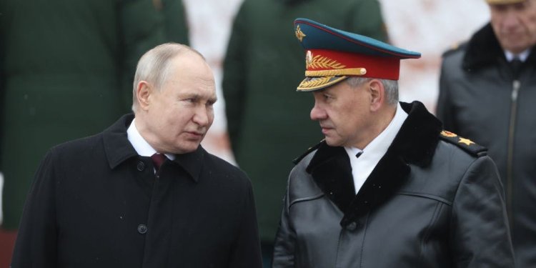 Putin needs to keep Russia in a 'permanent' state of war to stay in power, expert says