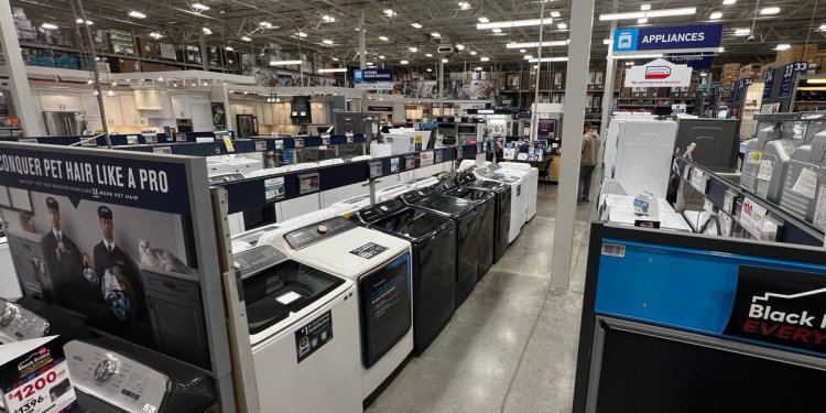 Some shoppers are spending big money on 'craft ice' fridges and high-tech washing machines, Lowe's exec says