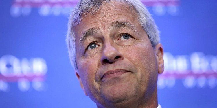 Wall Street titans like Jamie Dimon, David Solomon, and Jeffrey Gundlach are still worried about a recession &mdash; and warn investors are too complacent