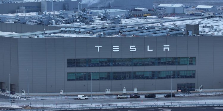 Power cut reportedly halts production at Tesla's gigafactory in Germany after suspected arson, police say