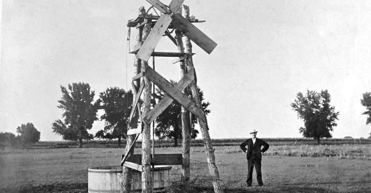 Photos From 1898: The Homemade Windmills of Nebraska